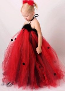 Decoration of tulle dress with fur