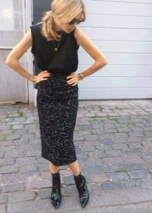 Low-rise straight skirt