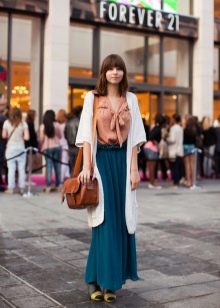 jupe en mousseline dans son look noir