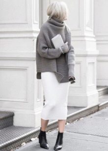 Sporty jersey pencil skirt