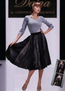 crinkled skirt