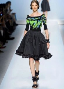 black full skirt