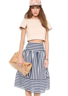 How to wear a striped skirt