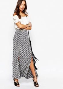 Skirt with two slits