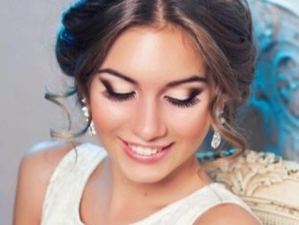 Tiara for a wedding dress for a second marriage