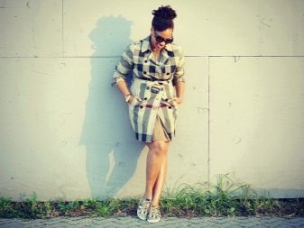 Dress in a cage Burberry (Burberry) for obese women