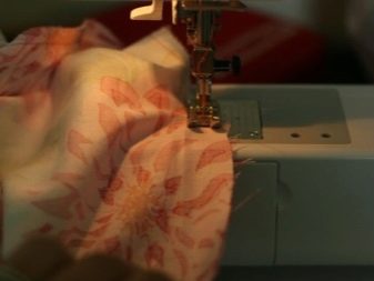 The hem of the bottom of the dress - step 3
