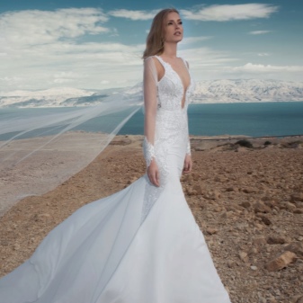 Robe de mariée avec revers en dentelle