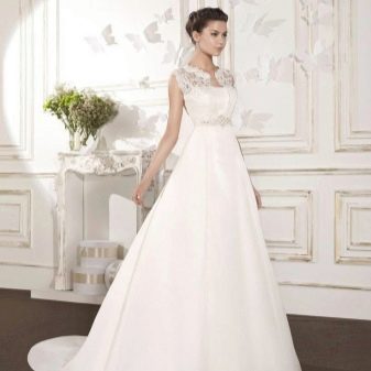 Lush wedding dress with satin train