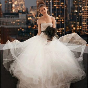 Wedding puffy dress with bow