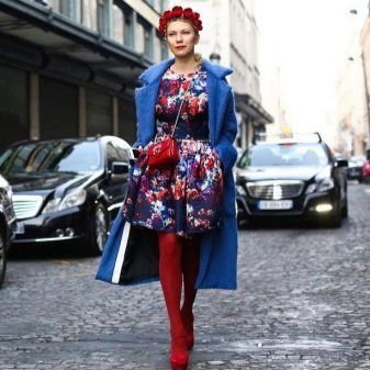 Robe chaude et lumineuse à imprimé fleuri