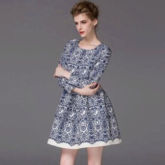 Fashionable dress with a layered skirt 2016
