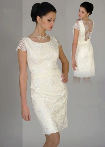 Decorations for a short wedding dress