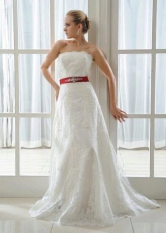 Robe de mariée sirène avec nœud rouge