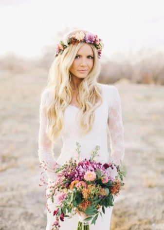 High-waisted wedding dress
