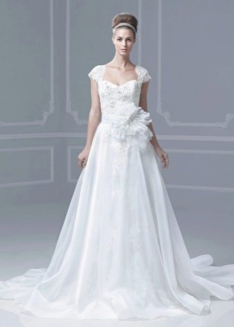 Lace wedding dress