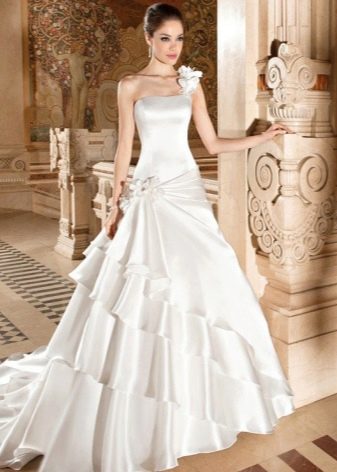 Silk wedding puffy dress with train