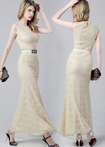 Contrasting accessories for a beige evening dress