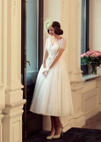 Midi wedding dress from Tatiana Kaplun's Jazz Sounds collection