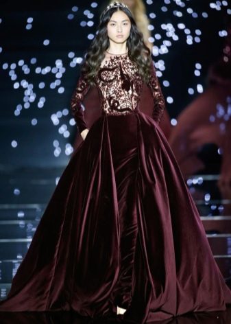 Beautiful wine-colored velvet dress