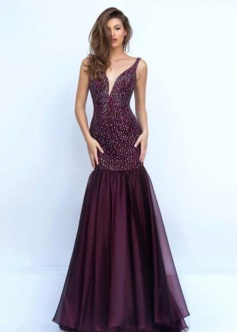 Beautiful wine-colored dress with rhinestones