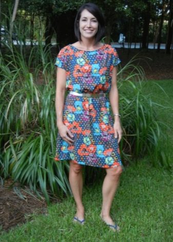 Loose-fit staple dress