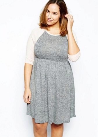 Casual dress with raglan sleeves for plump