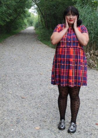 High-waisted dress in a cage for obese women