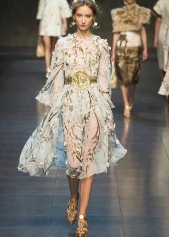 Decorations for a baroque dress