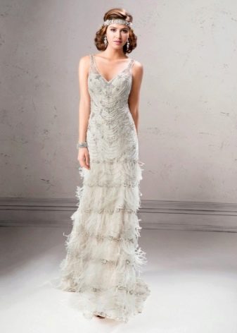 Retro style white dress with fringe