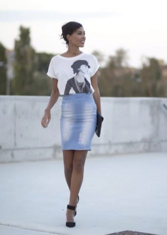 Above knee denim pencil skirt