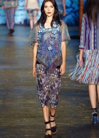 Fashionable tulle dress of the spring-summer 2016 season