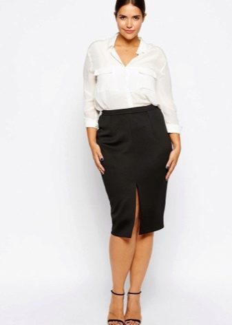 Black pencil skirt for plump