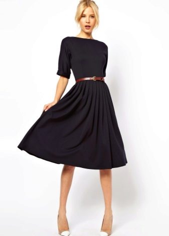 Black mid-length sun skirt