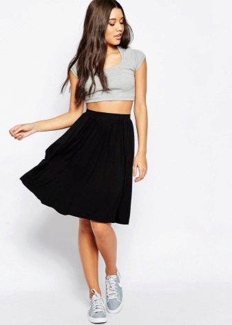 Black mid-length sun skirt