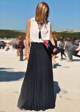 Long black semi-sun skirt for girls with an inverted triangle figure
