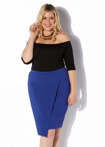 Blue wrap skirt for a girl with an Apple type