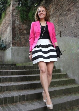 Tapered striped skirt with a bright fuchsia jacket
