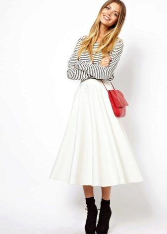 Tapered skirt for slim girls