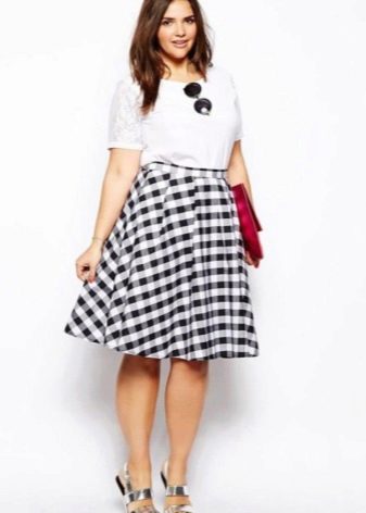 Tapered skirt for fat girls