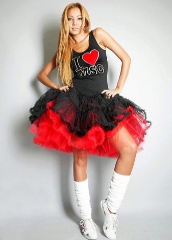 Short fluffy red and black American skirt