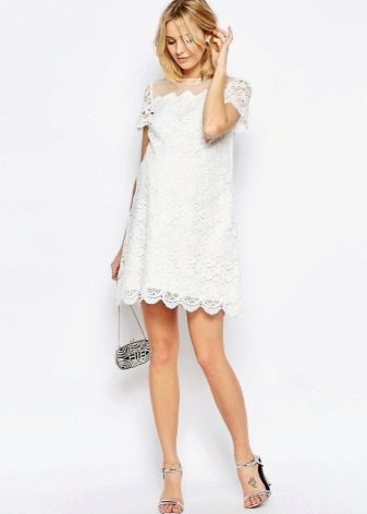 Short wedding dress for pregnant women
