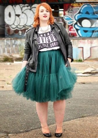 Layered skirt for plump