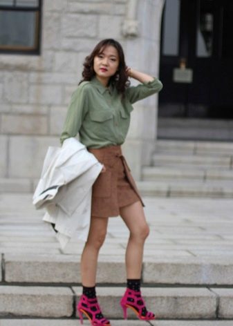 original cut beige track skirt