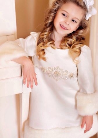Robe d'hiver avec bordure en fourrure pour fille