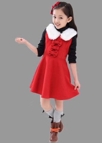 Robe d'hiver avec col en fourrure pour fille