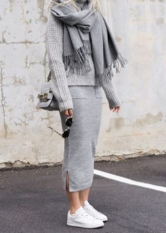 Pencil skirt in sporty style
