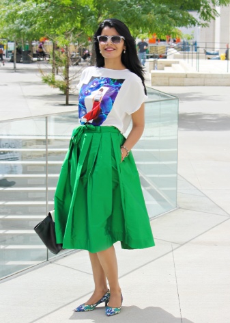 Summer green skirt bell below the knee