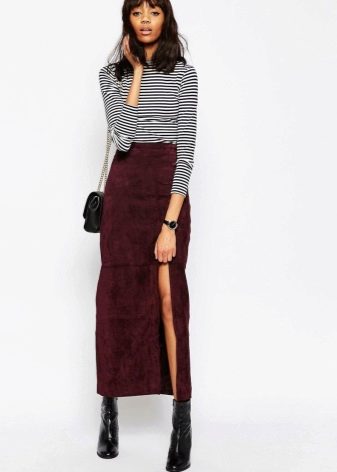 Long skirt with slit