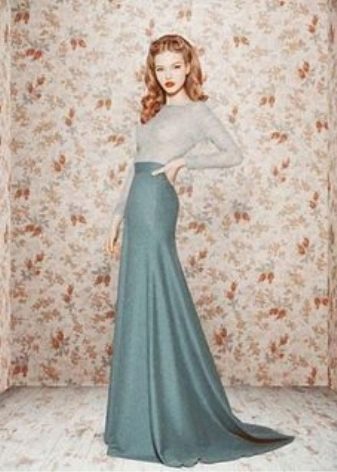 Long skirt with train